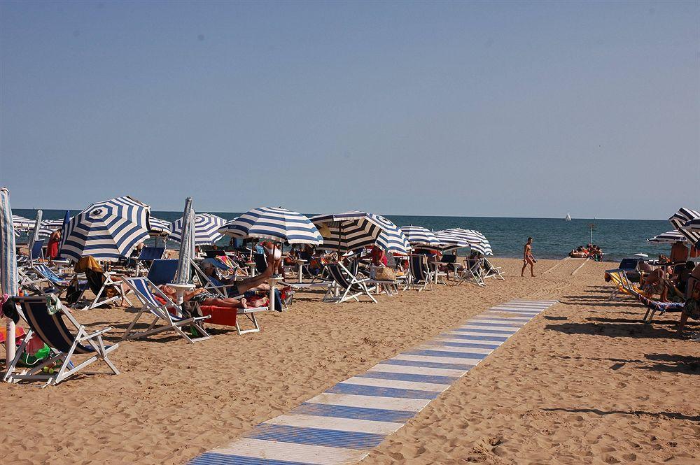 Hotel Moderno Lido di Jesolo Zewnętrze zdjęcie